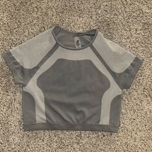 Garage Gray Work out top size medium